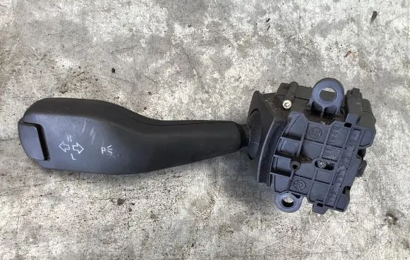 BMW 3 E46 Indicator stalk 8363668K 0110401025