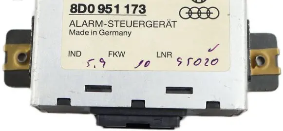 Audi A4 S4 B5 8D Alarm control unit/module 8D0951173