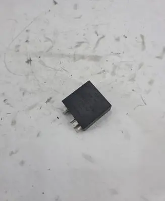 Audi A8 S8 D2 4D Other relay 8D0907701A D15502