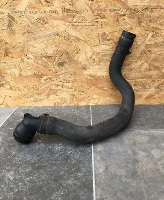Volkswagen PASSAT B6 Engine coolant pipe/hose 3C0122291