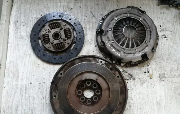 Opel Vivaro Clutch set kit 8200828444