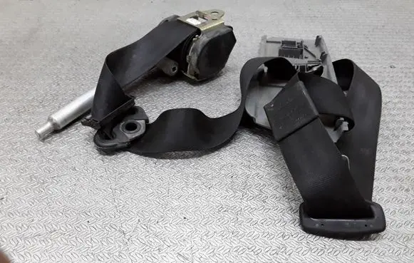 Audi A3 S3 8L Front seatbelt 895857706BK