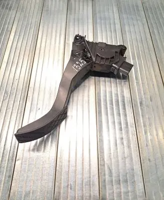 Volkswagen Golf VII Accelerator throttle pedal 5Q1723503H 6PV01062111
