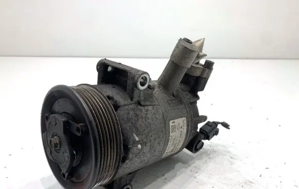 Volkswagen PASSAT B7 Air conditioning (A/C) compressor (pump) 5K0820803A