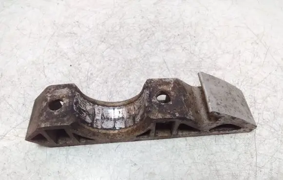 Volkswagen Touareg I Sway bar bush bracket, front 7L0411063B