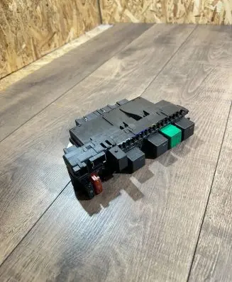 Mercedes-Benz S W220 Fuse module A0265455332 05045122 04512227990999
