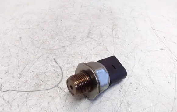 Fuel pressure sensor