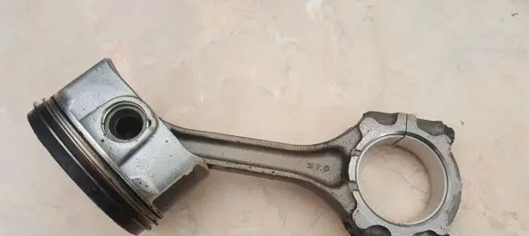Lexus ES 250 - 300 - 330 Piston with connecting rod