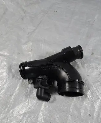 Audi A4 S4 B9 8W Turbo air intake inlet pipe/hose 05L129635A
