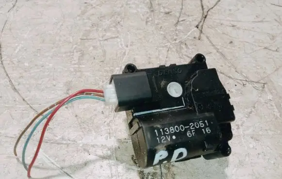 Toyota Corolla Verso AR10 Air flap motor/actuator 1138002051 6F16 PSGF1M125