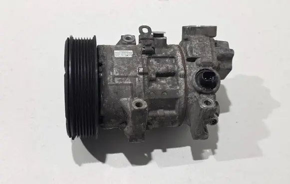 Toyota Avensis T250 Air conditioning (A/C) compressor (pump) 4472209399