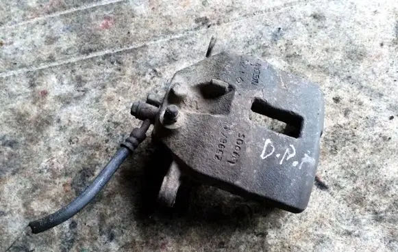 Nissan Almera Tino Front brake caliper