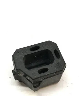 BMW 5 G30 G31 G38 Radiator mount bracket 8632143