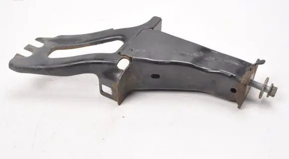 Volvo XC60 Radiator mount bracket 