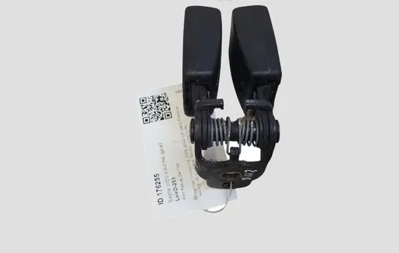 Ford Focus Middle seatbelt buckle (rear)