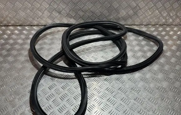 Audi A4 S4 B9 Front door rubber seal VW25605