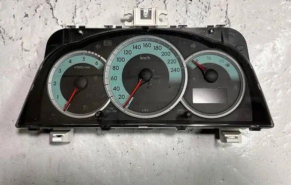 Toyota Corolla Verso E121 Speedometer (instrument cluster) 838000F090