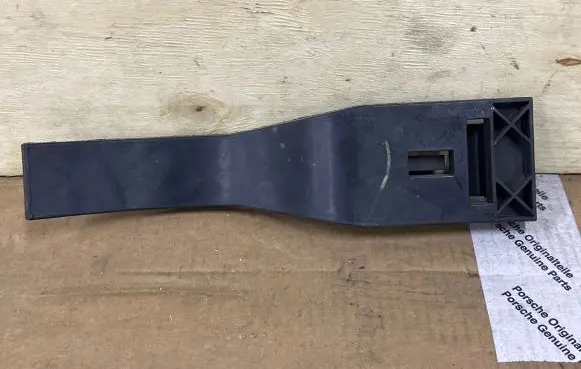 Audi Q3 8U Engine bonnet (hood) release handle 5N0971462