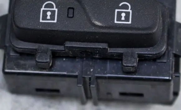 Volvo V40 Central locking switch button 31376499