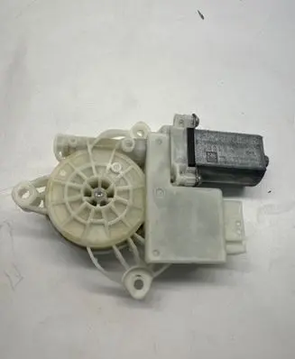 BMW X5 G05 Front door window regulator motor 9450070
