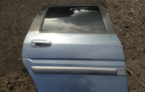 Hyundai Matrix Rear door melynos