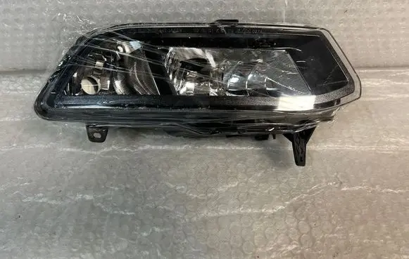 Volkswagen Polo V 6R Front fog light