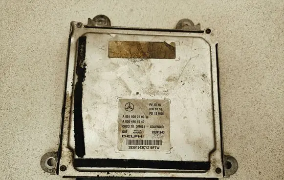 Mercedes-Benz CLK AMG A208 C208 Engine control unit/module A6519007500 A0064461540 28391943