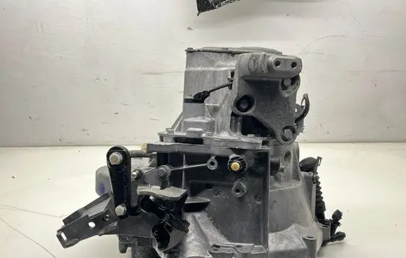 Peugeot 308 Manual 6 speed gearbox 20V250 20414411 9811243810