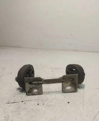 Audi A2 Muffler mount bracket/holder 8Z0253453E