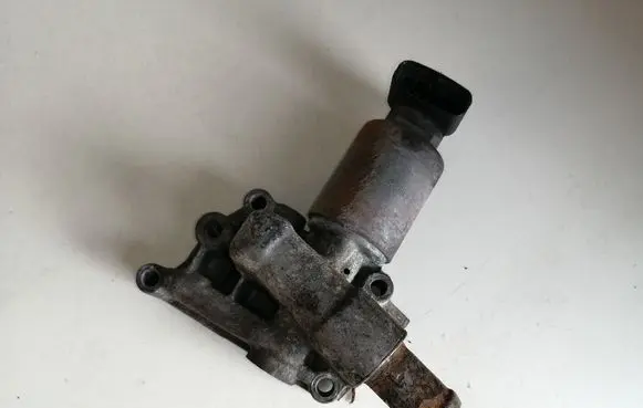 Opel Astra G EGR valve 90571101