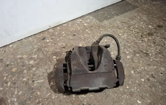 Volvo XC60 Front brake caliper 9132 927