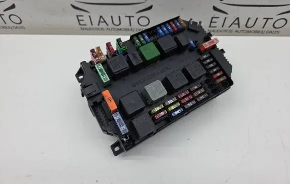 Mercedes-Benz S W221 Fuse module A2215404650 A2215450001