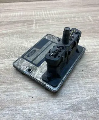 Ford Mondeo MK I Ignition amplifier control unit 95BB9F480AA