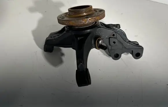 Peugeot 308 Front wheel hub spindle knuckle 1647857480