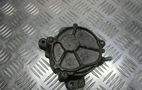 Peugeot 407 Vacuum pump