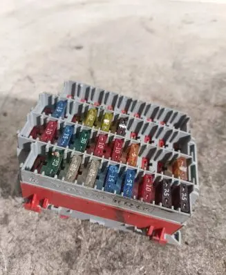 Audi A4 S4 B5 8D Fuse box set 9162439