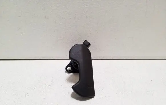 Nissan Qashqai J12 Engine bonnet (hood) release handle