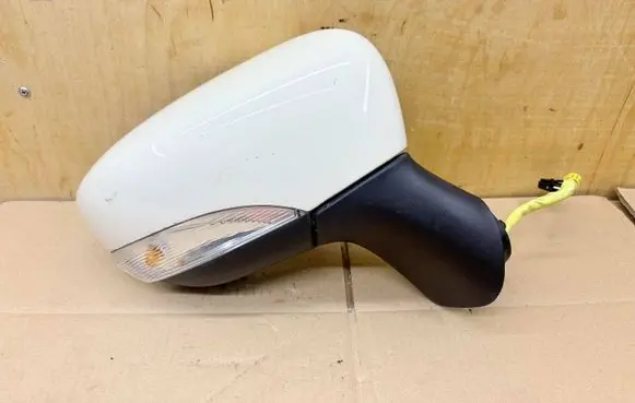 Renault Captur Front door electric wing mirror