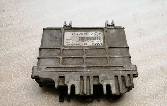 Volkswagen Golf III Engine control unit/module 1H0907311P 26SA3609 0261203707