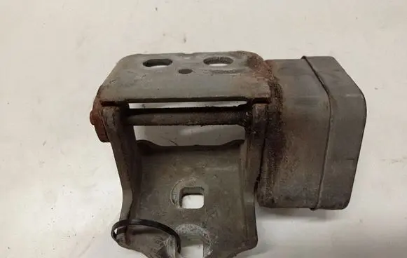 Renault Megane II Front door upper hinge
