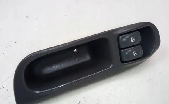 Renault Scenic I Quarter vent window switch 