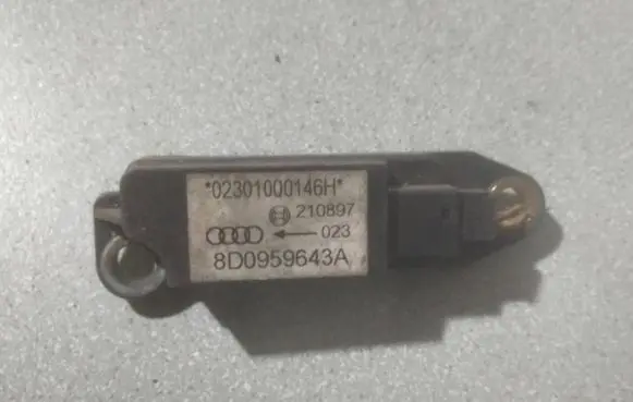 Audi A4 S4 B5 8D Airbag deployment crash/impact sensor 8D0959643A 02301000146H 210897
