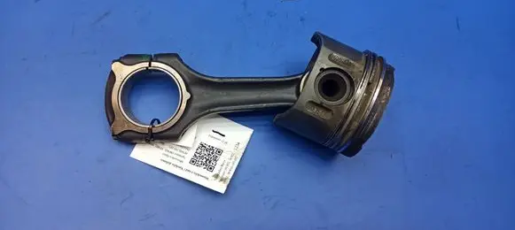 Mercedes-Benz Sprinter W901 W902 W903 W904 Piston with connecting rod