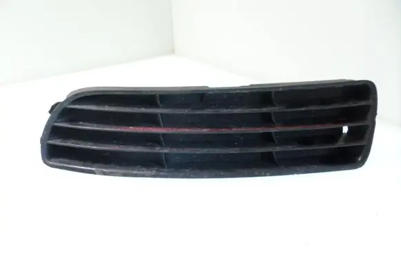 Audi A4 S4 B5 8D Front bumper lower grill 8D0807345B