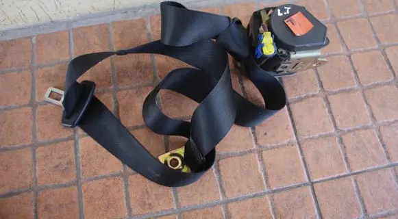 Mercedes-Benz E W210 Rear seatbelt 