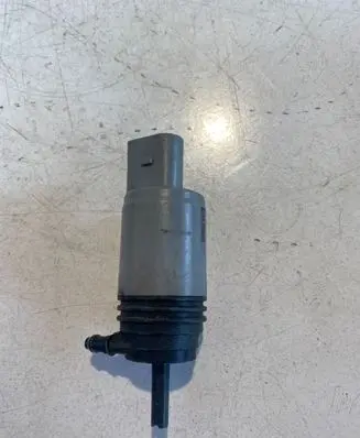 BMW 1 E82 E88 Windscreen/windshield washer pump 6934159