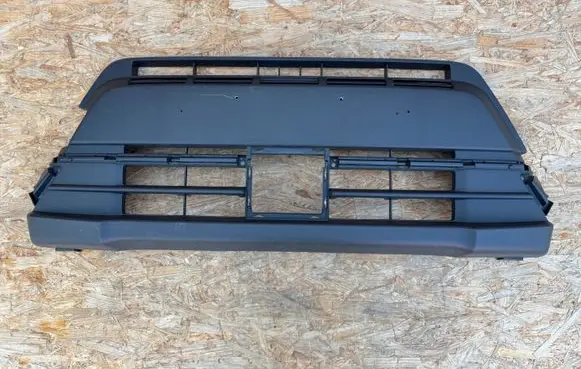 Suzuki Vitara (LY) Front bumper lower grill 7172186R