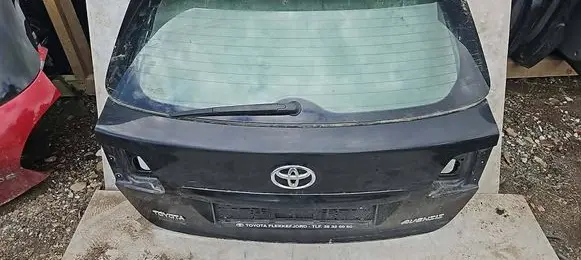Toyota Avensis T270 Tailgate/trunk/boot lid 