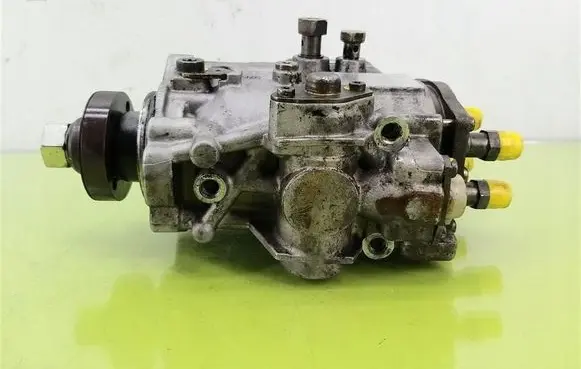 Opel Corsa B Fuel injection high pressure pump 90501100