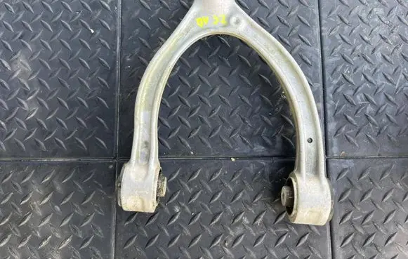 Mercedes-Benz C W205 Front upper control arm/wishbone 